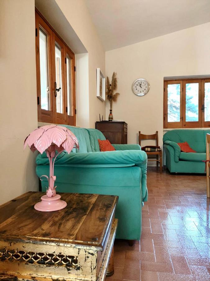 Nature, Memories And Garden Shower At Casa Del Castello 카스텔델몬테 외부 사진